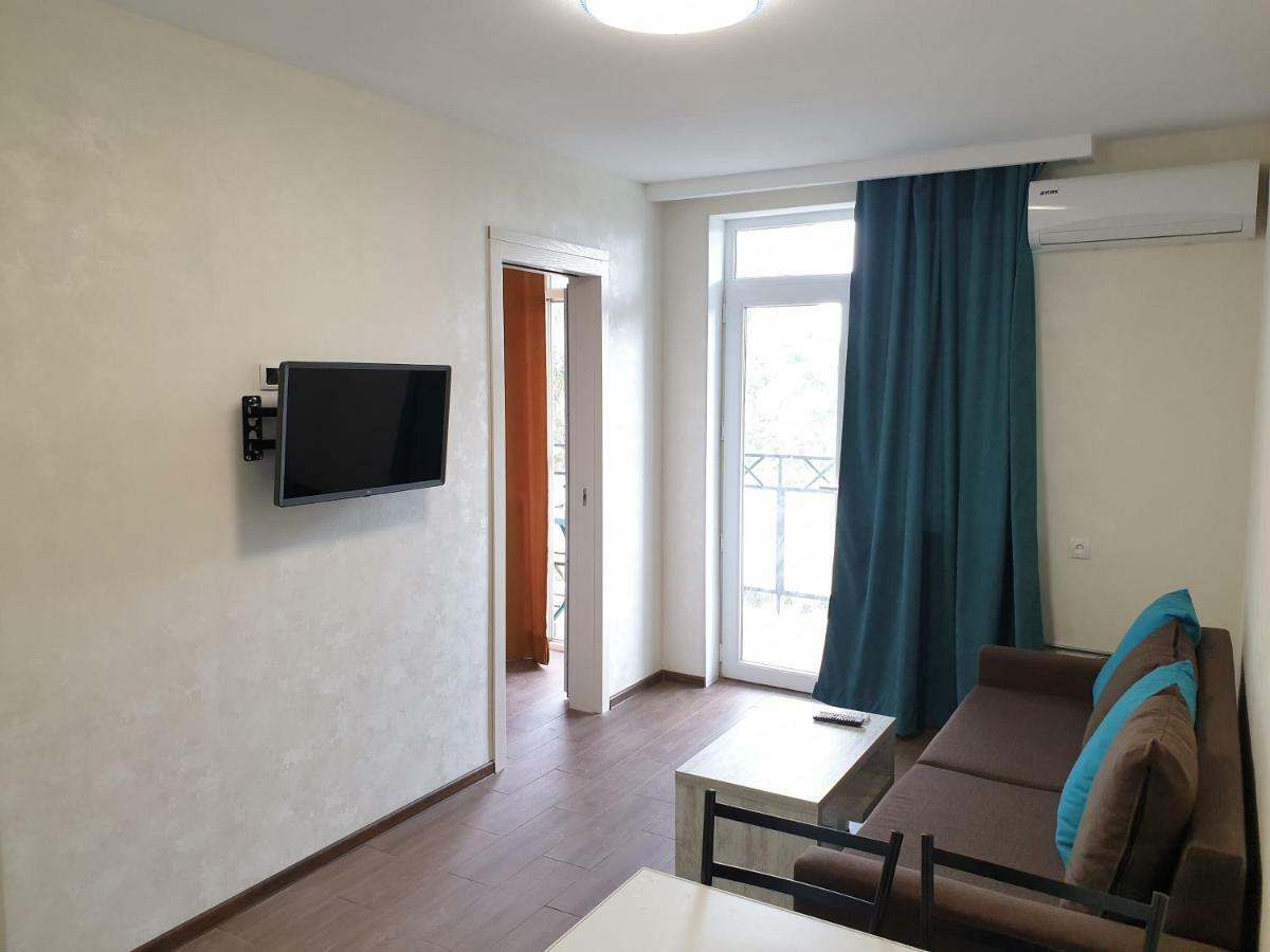Apartment Near The Beach Batumi-Gonio Bagian luar foto